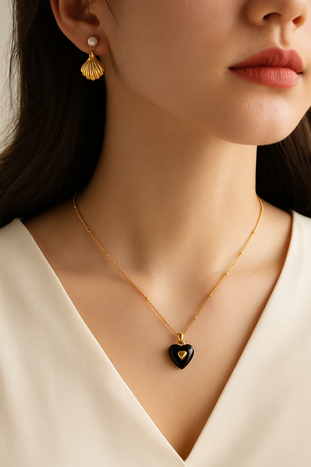 Vintage Black Heart Necklace — Bold, Elegant, and Timeless