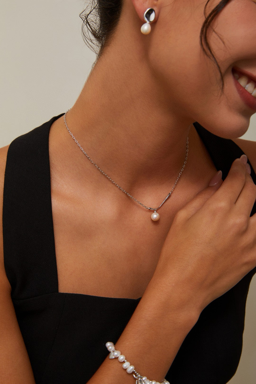 "Everyday Elegance" S925 silver and pearl necklace