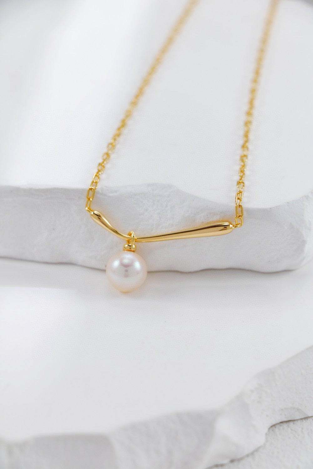 "Everyday Elegance" S925 silver and pearl necklace