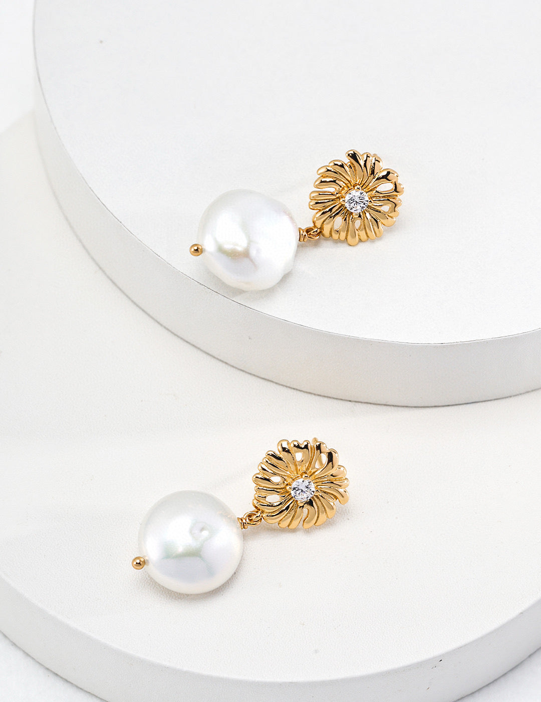 Sun Pearl Garden necklace and earrings
