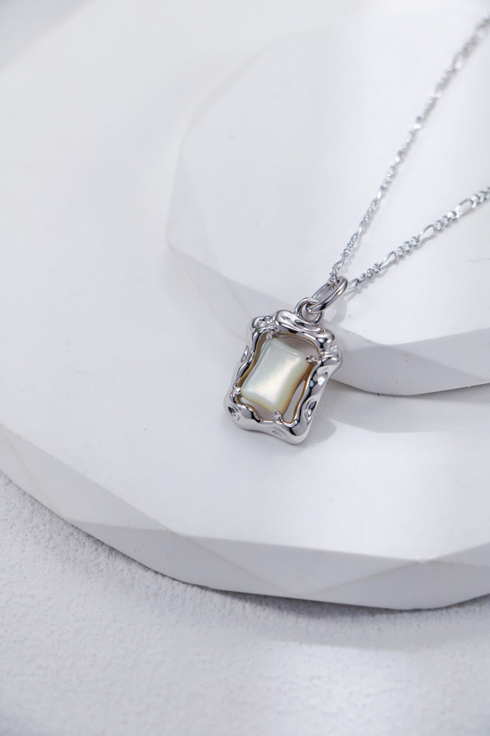 Elegant S925 silver white shell necklace and earrings
