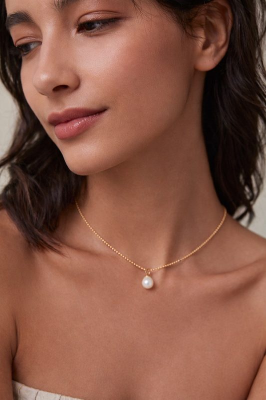 Dainty Pearl Drop Necklace