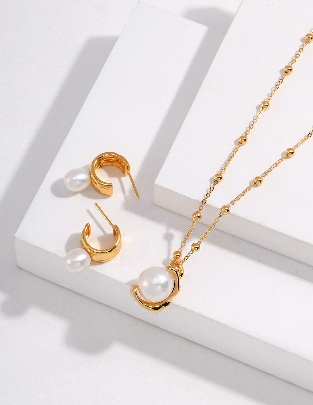 S925 silver ripple half circle and natural pearl earrings
