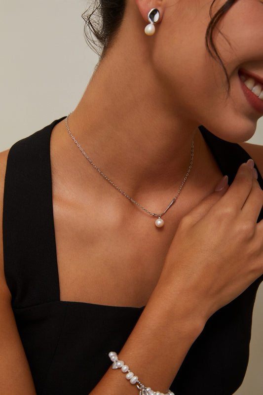 "Everyday Elegance" S925 silver and pearl necklace