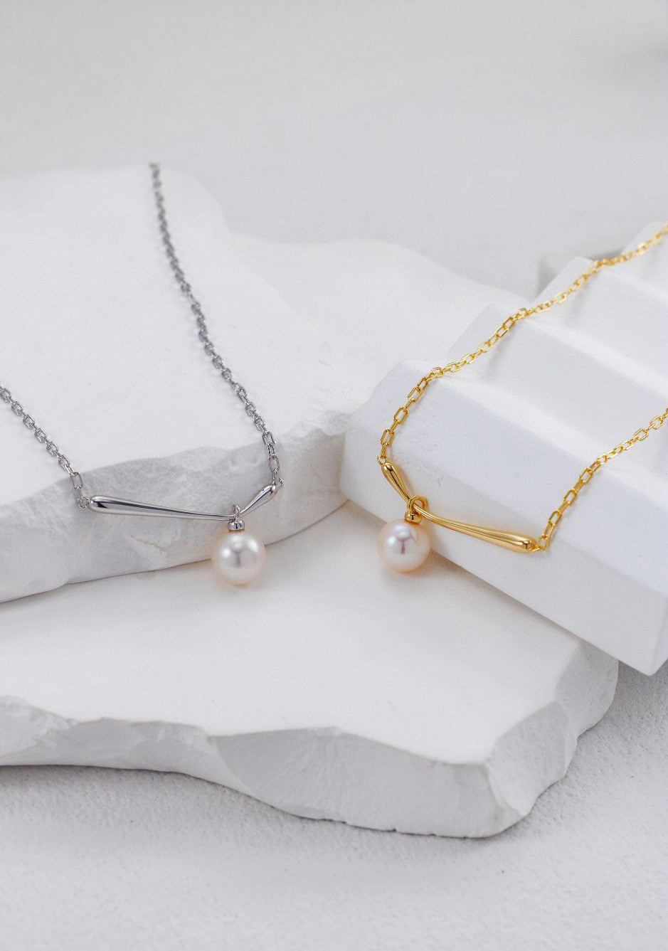 "Everyday Elegance" S925 silver and pearl necklace