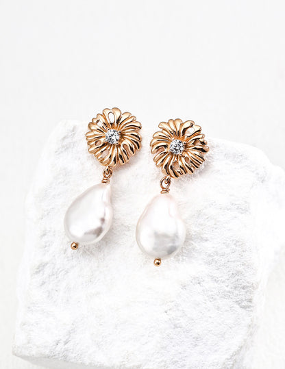 Sun Pearl Garden necklace and earrings