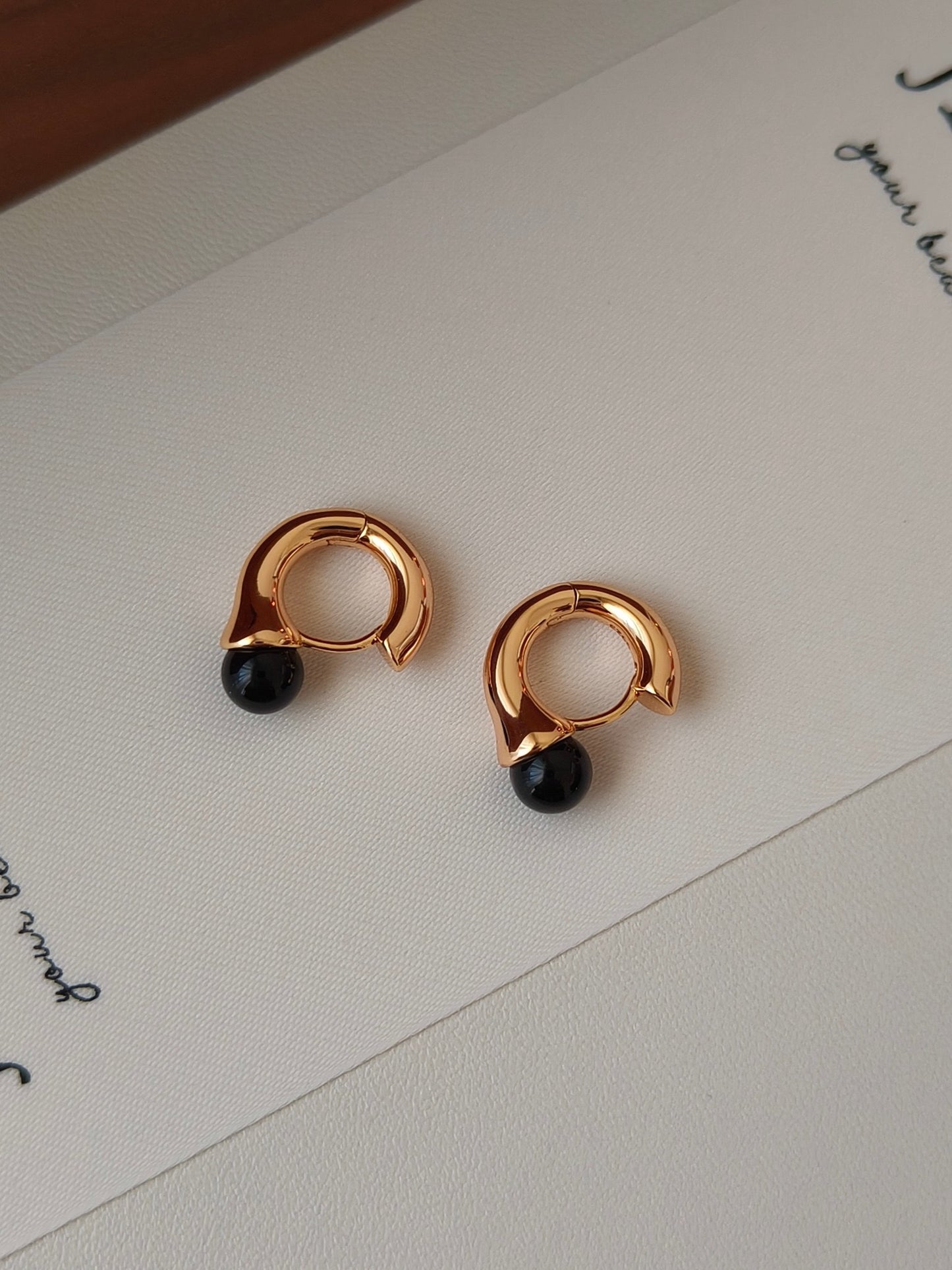 Modern, Sculptural & Effortlessly Chic