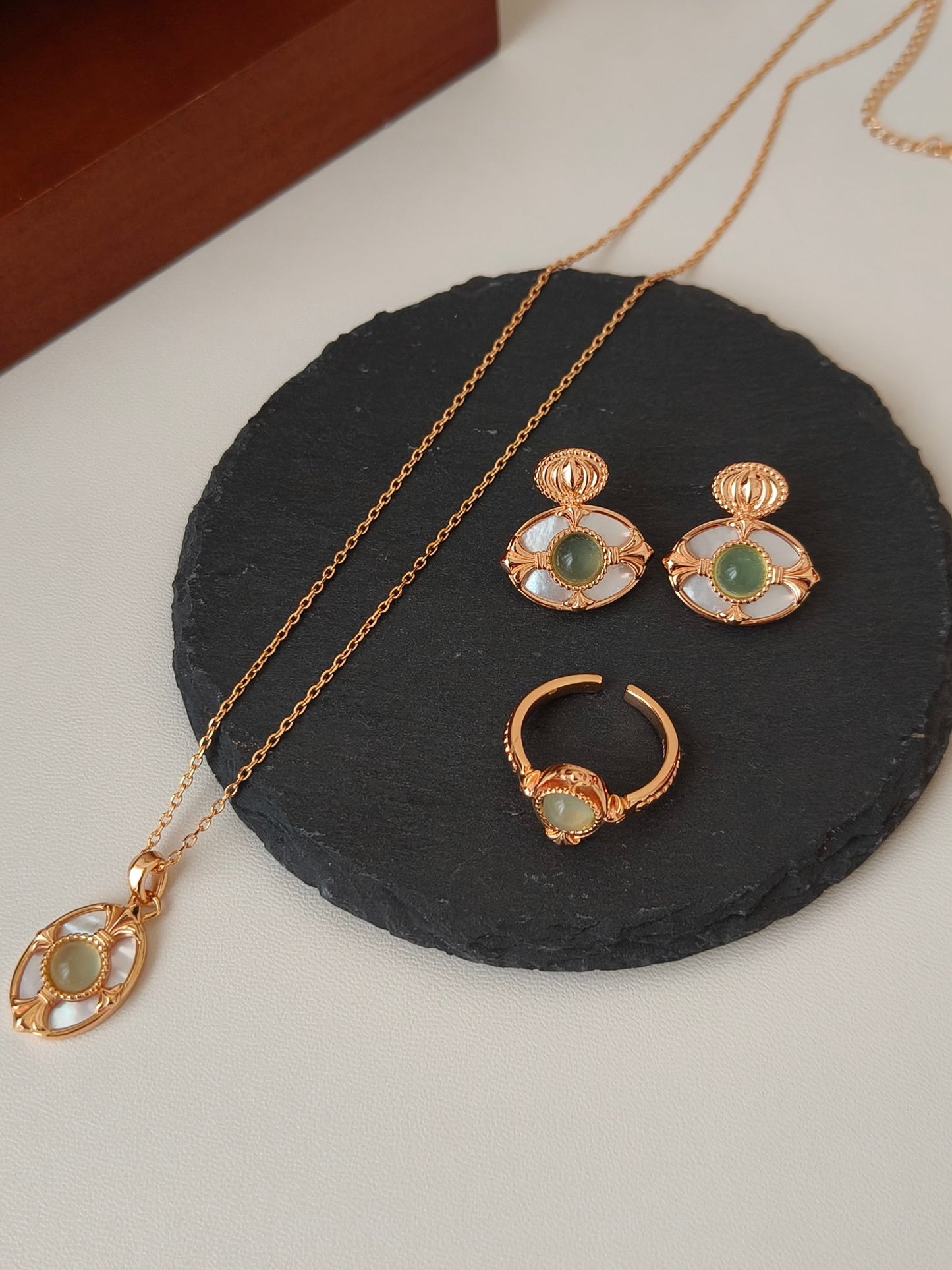 Timeless Grace in Green – S925 Silver & 18K Gold Vermeil Jewelry Set