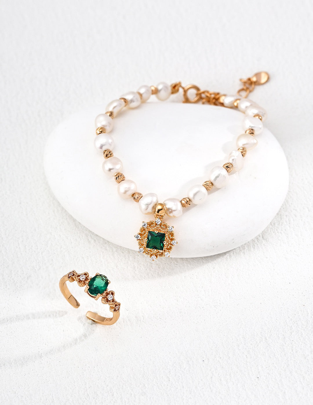 Elegant French Court Pearl Set — Short English Ad Copy