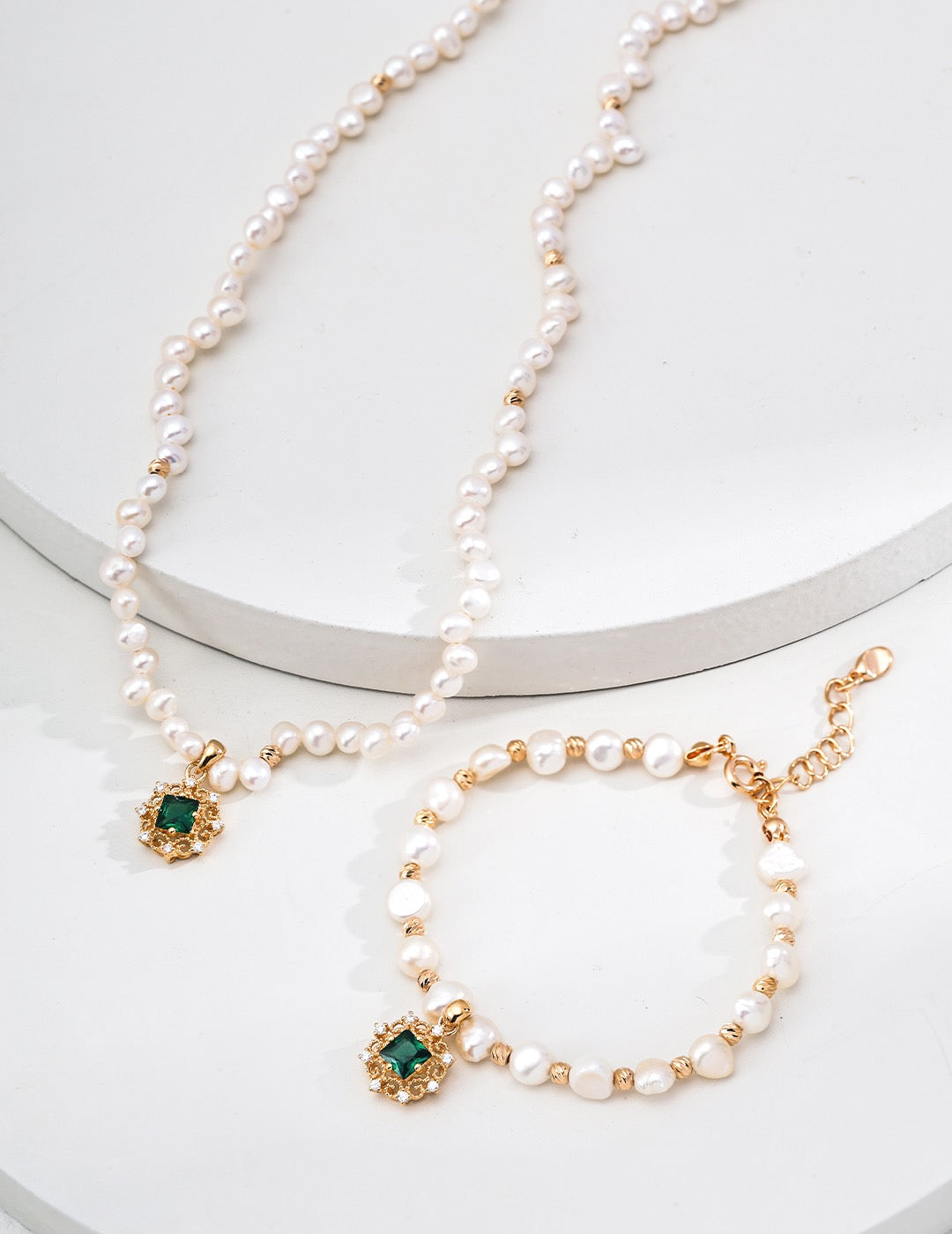 Elegant French Court Pearl Set — Short English Ad Copy