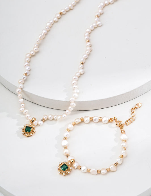 Elegant French Court Pearl Set — Short English Ad Copy