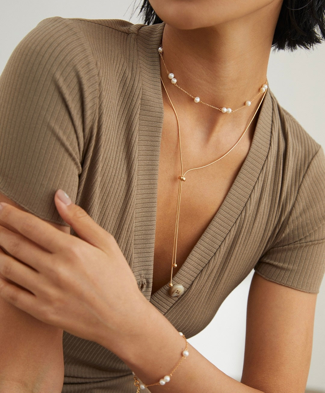 Minimal Pearl Duo — Simple, Pure, Effortless