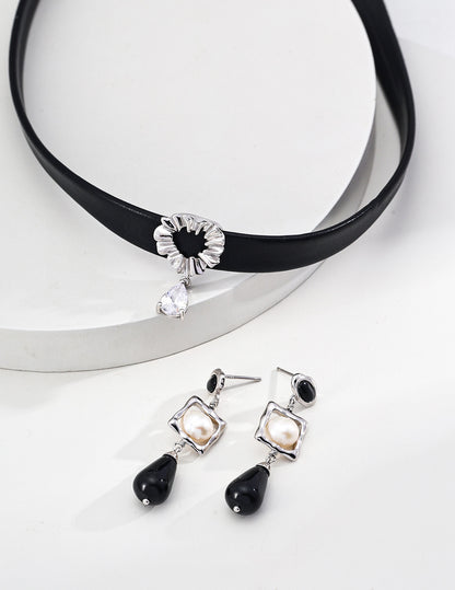 Velvet Heart Necklace – Holiday Edition