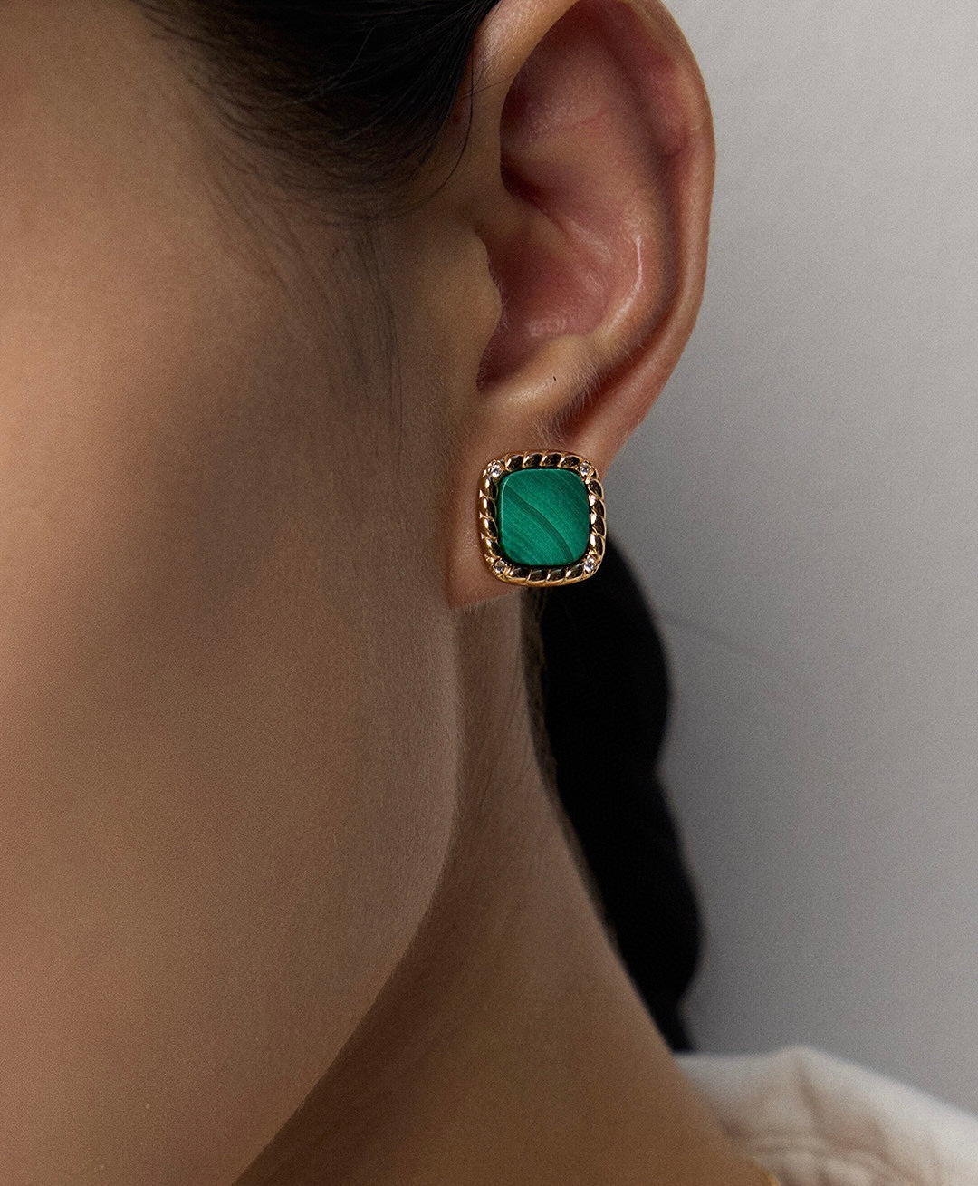 Timeless Malachite & Gold Jewelry Set