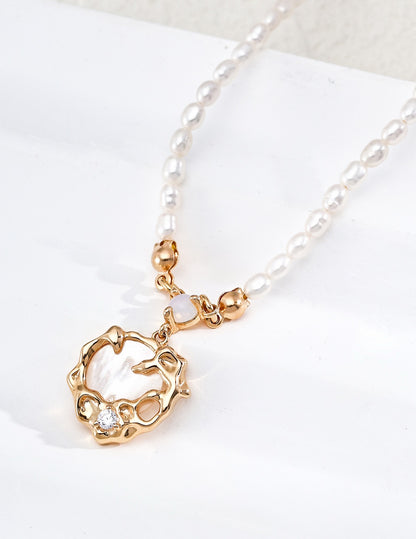 Vintage Pearl Pendant Necklace