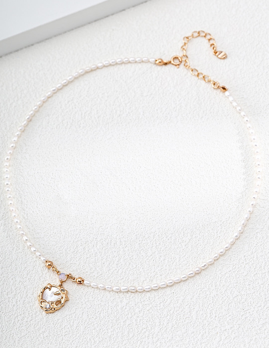 Vintage Pearl Pendant Necklace