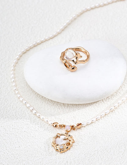 Vintage Pearl Pendant Necklace