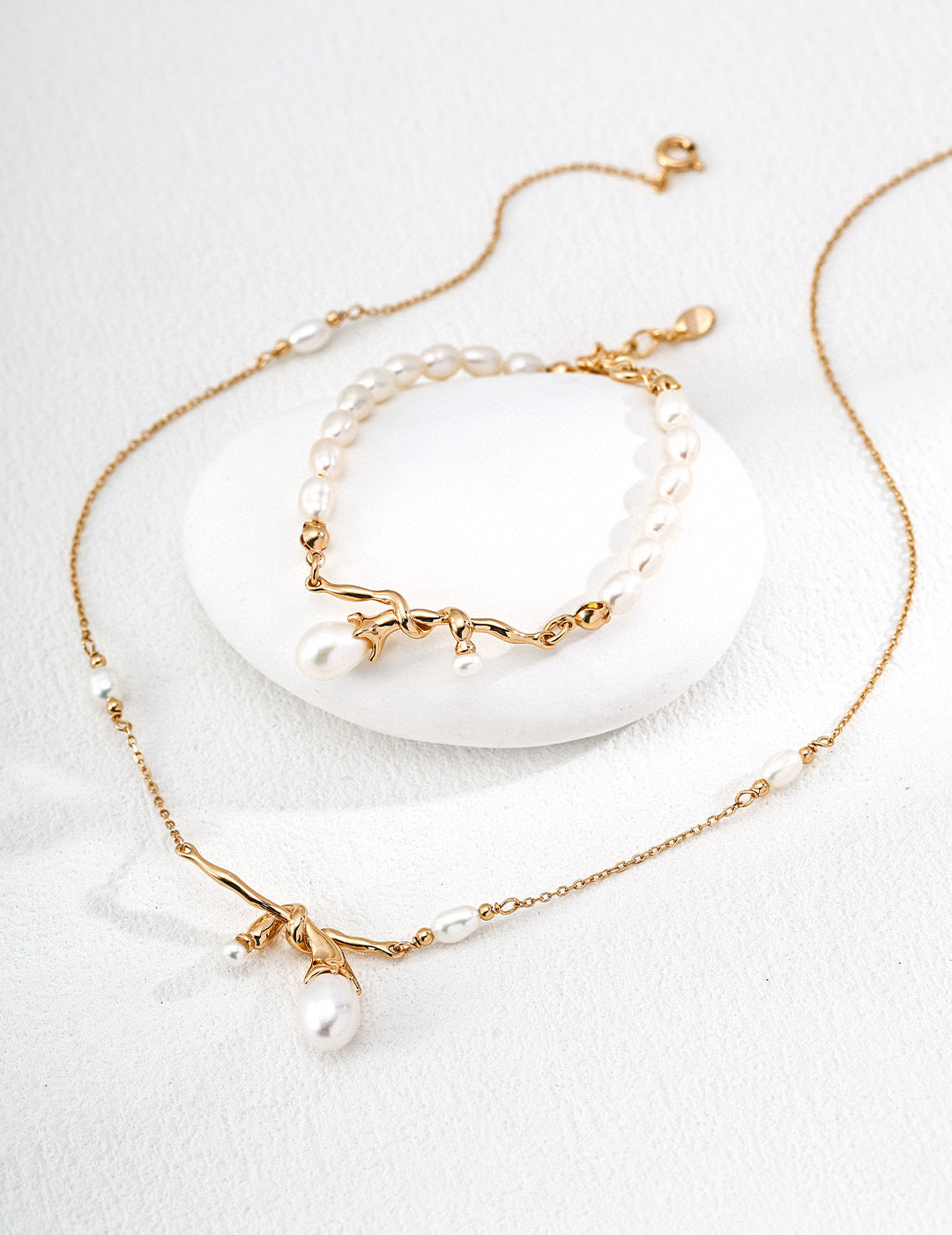 Golden Branch Pearl Necklace & Bracelet Set — Timeless Natural Beauty