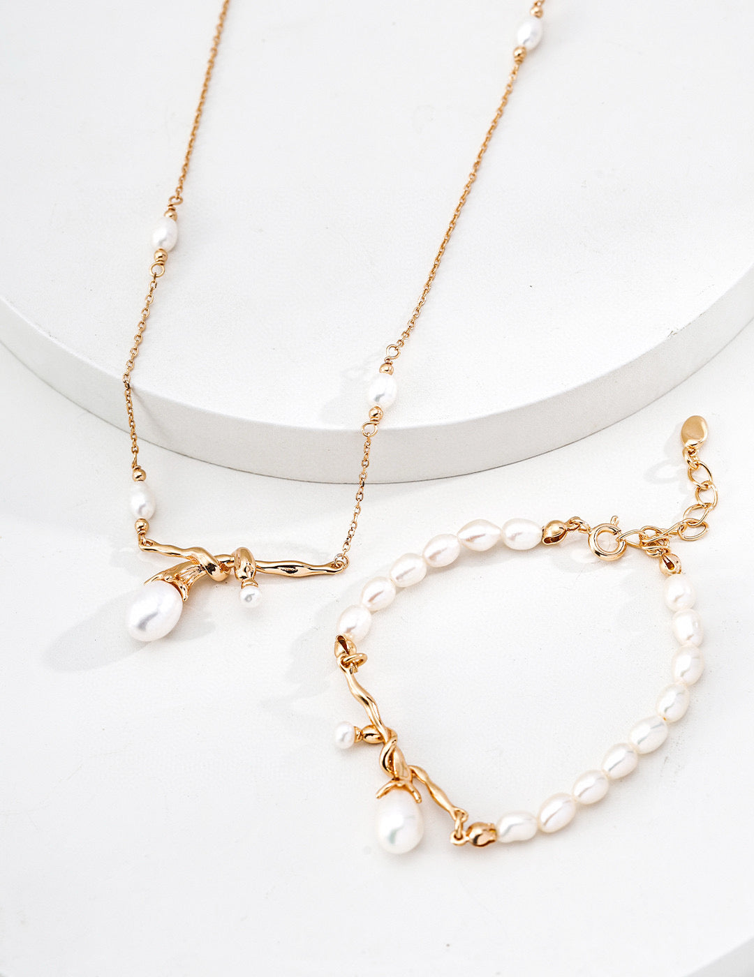 Golden Branch Pearl Necklace & Bracelet Set — Timeless Natural Beauty