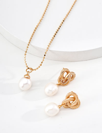 Dainty Pearl Drop Necklace