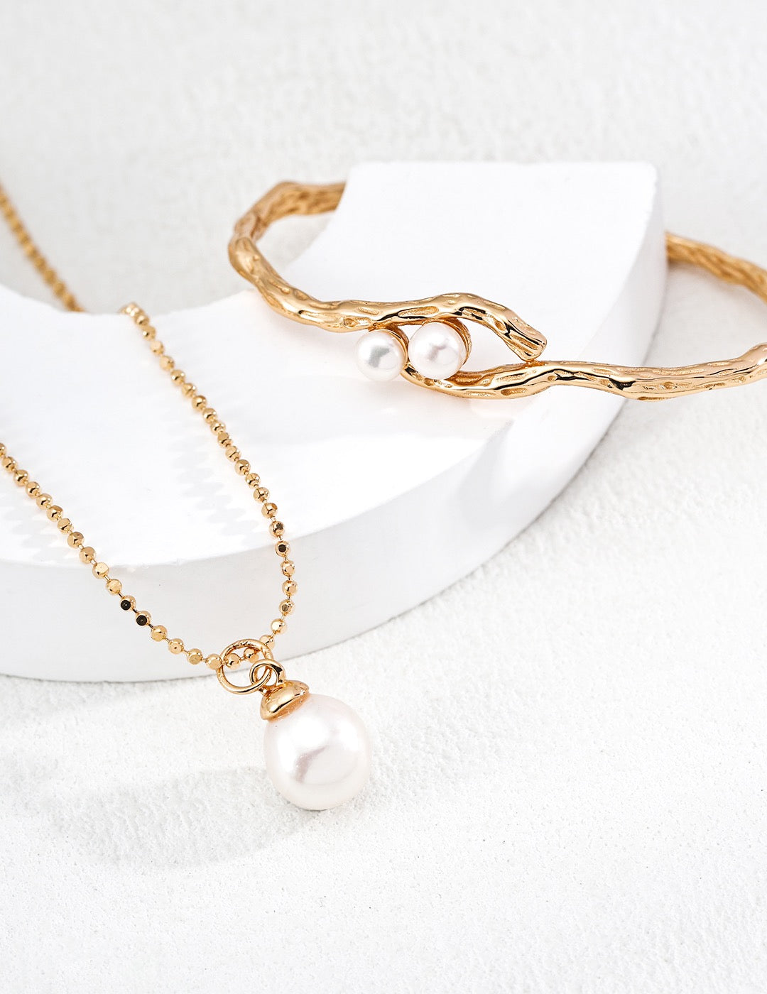 Dainty Pearl Drop Necklace