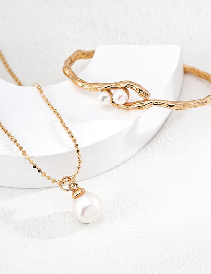 Dainty Pearl Drop Necklace