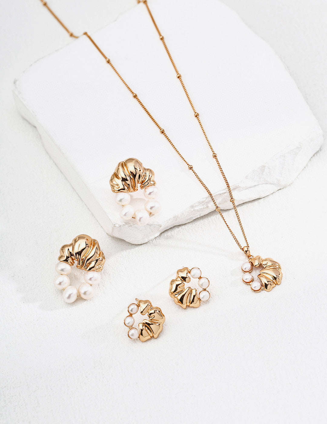 Golden Wave Pearl Set