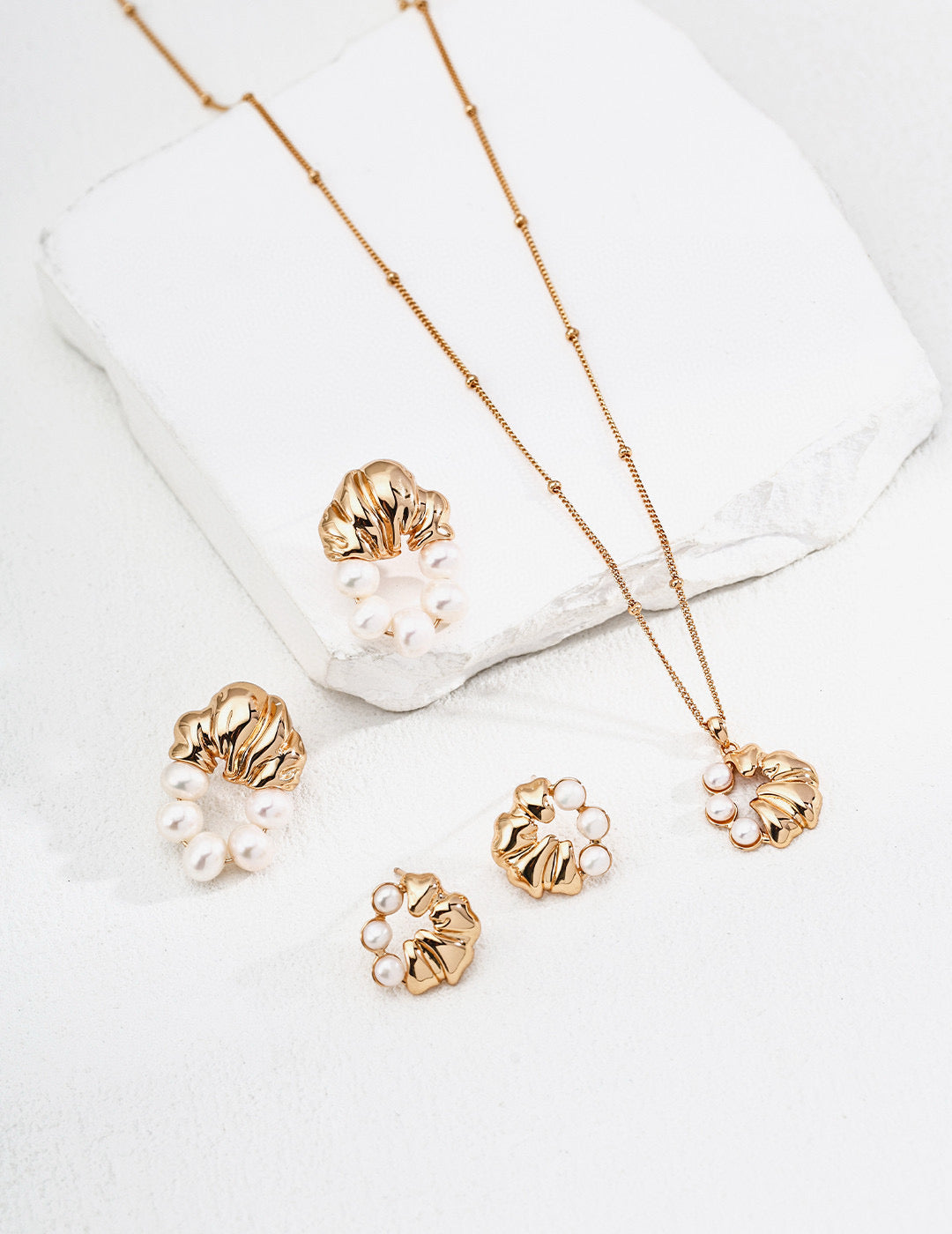 Golden Wave Pearl Set