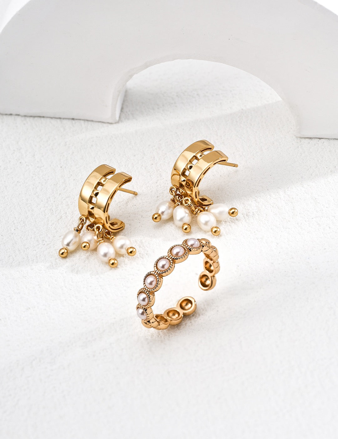Vintage Pearl Band Ring