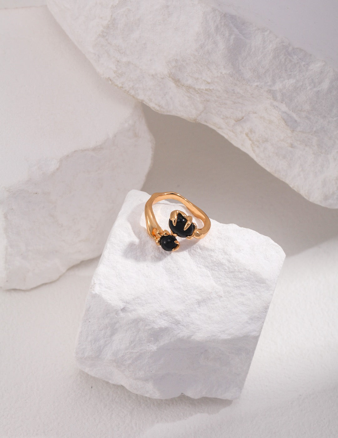 Fluid Onyx Ring – Sculptural Sterling Silver