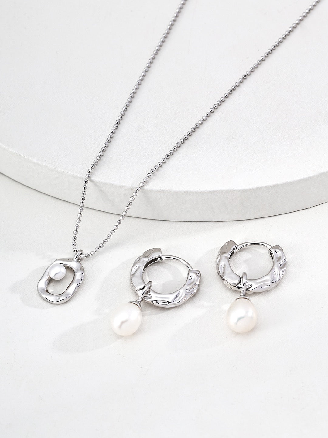 Organic Pearl Pendant Necklace Set