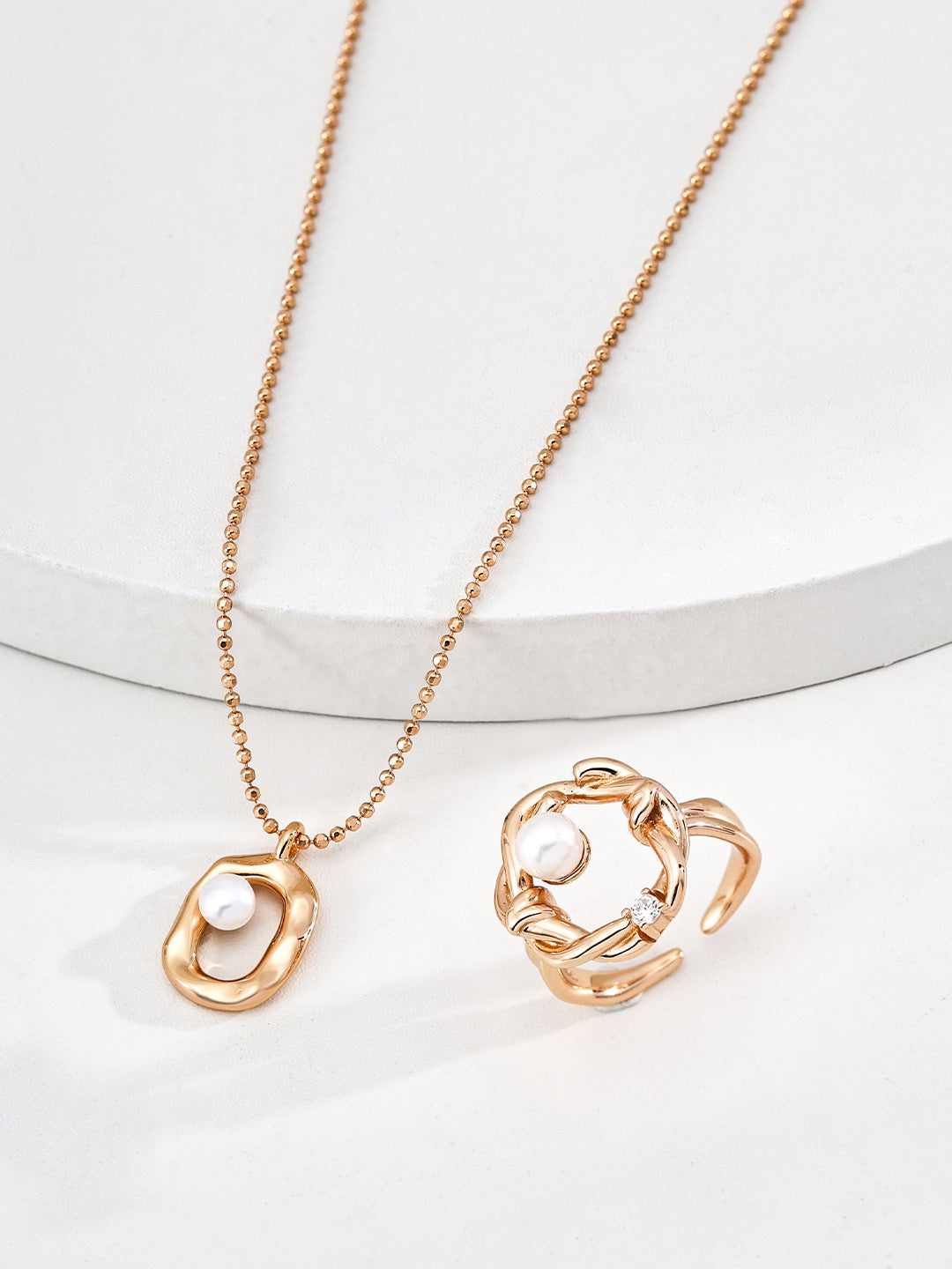 Organic Pearl Pendant Necklace Set