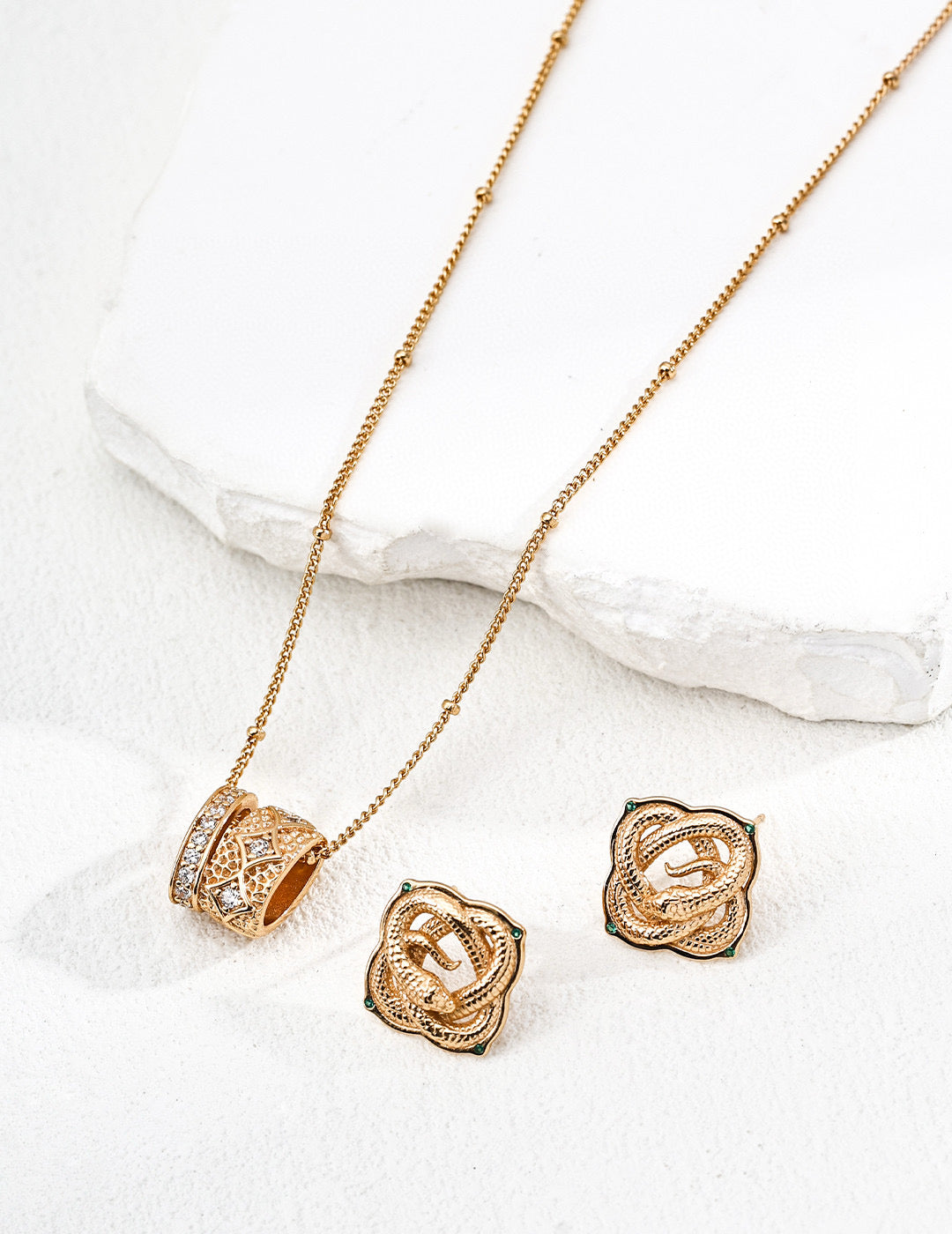 “S925 Sliding Zircon Pendant – Sparkle in Motion.” “Vintage Shine – Movable Zircon Charm Necklace.”