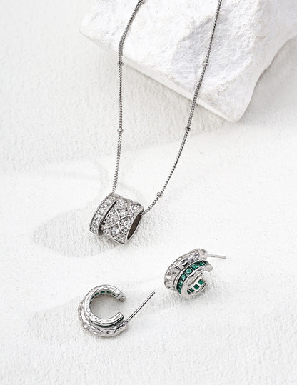 “S925 Sliding Zircon Pendant – Sparkle in Motion.” “Vintage Shine – Movable Zircon Charm Necklace.”