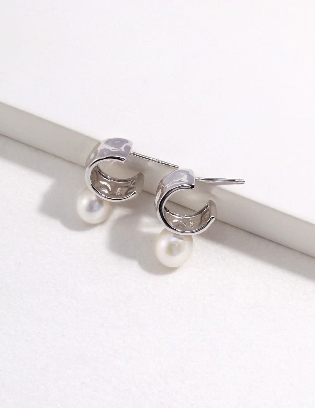 S925 silver ripple half circle and natural pearl earrings