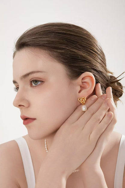 S925 Silver/Snake-shaped Retro Water Drop Baroque Pearl Earrings